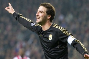 开云体育登录-尼斯防守锁死利物浦，莱万打出统治级数据，欧洲足坛战术格局的悄然质变