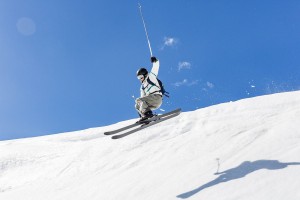 开云体育官方网站-新疆队硬仗取胜开拓者，字母哥高光表现闪耀全场