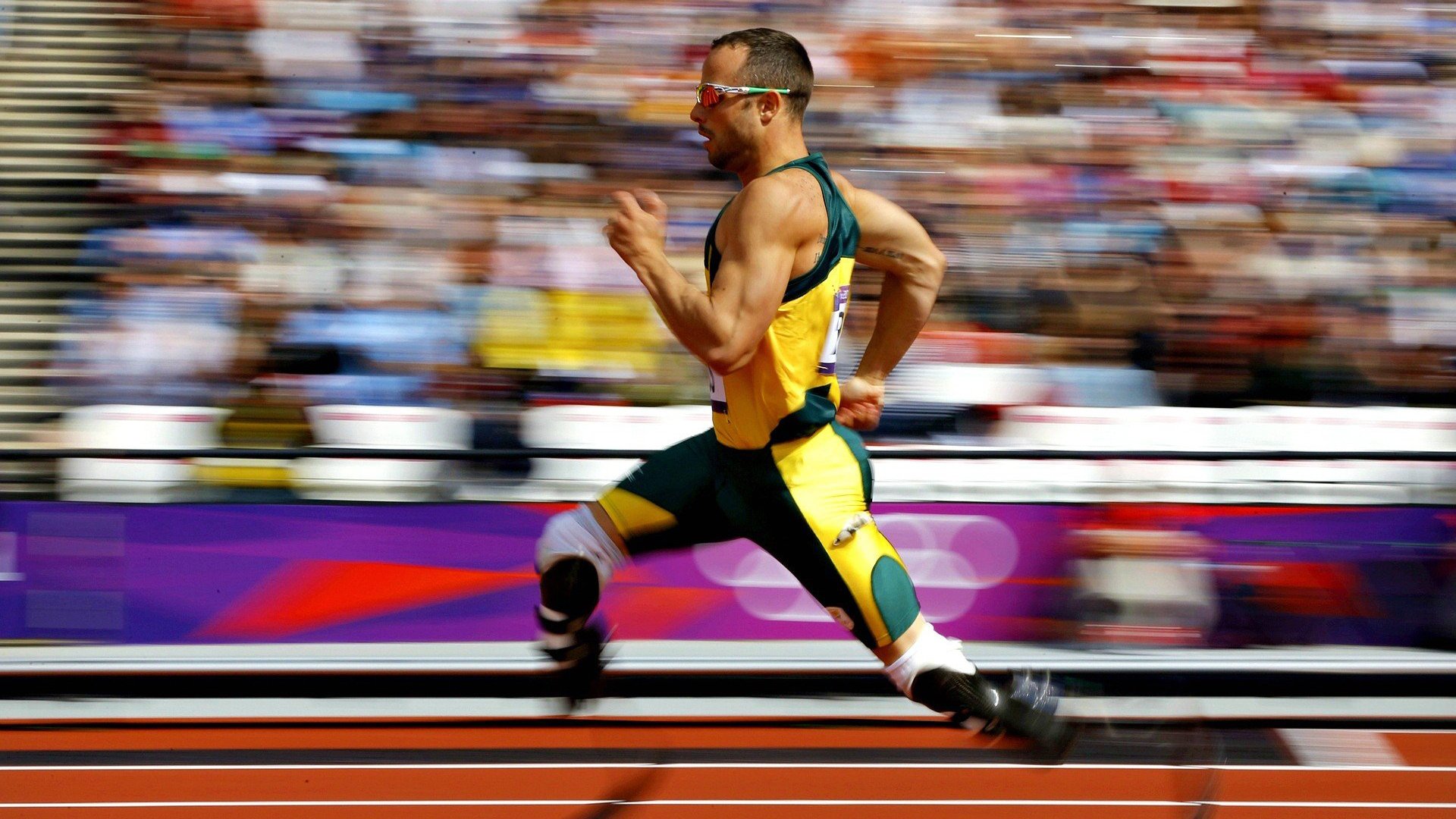 贝蒂斯打穿勒沃库森，努涅斯在F1街道赛接管比赛，当精密计算遇上本能直觉